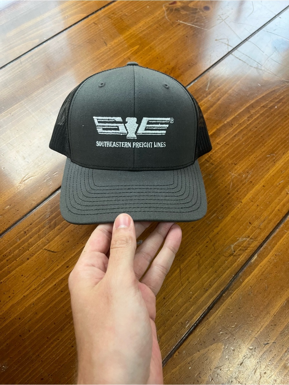 Men’s Southeastern Freight Lines Trucker Hat Gray EUC One Size